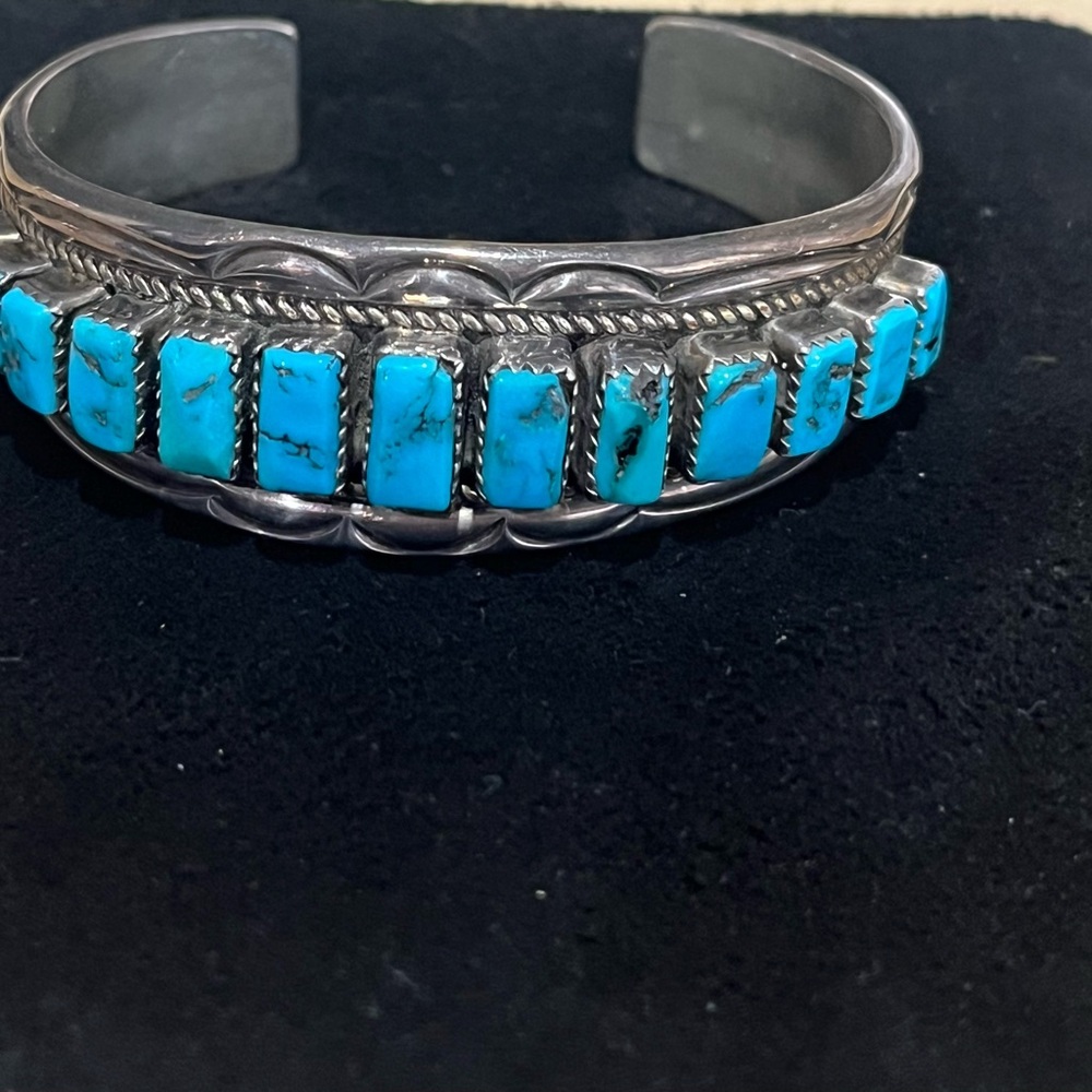 NAVAJO VINTAGE NATIVE AMERICAN TURQUOISE CUFF BRACELET  BY TOMMY TSO SR.